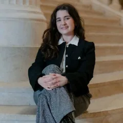 Portrait de Gabrielle Houbart-Mazoué, collaboratrice juridique en droit public chez KAiSA